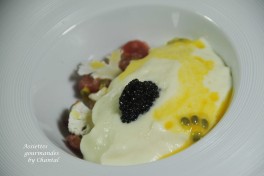 Tartare de thon, espuma de chou-fleur et caviar