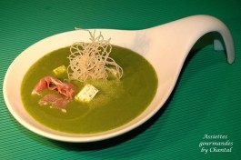 Bouillon de laitue verveine- menthe, tofu au gomasio